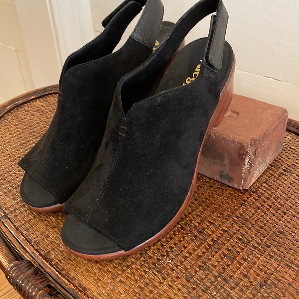 New Alegria by PG Lite Rosie Black Vegan Suede Sandals, Size 40